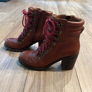 Lucky Brand Brown Boot Genuine Leather with Red Shoelaces Size 6